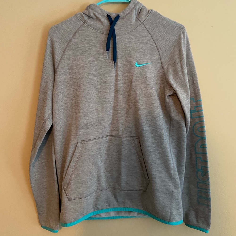 grey nike sweatshirt